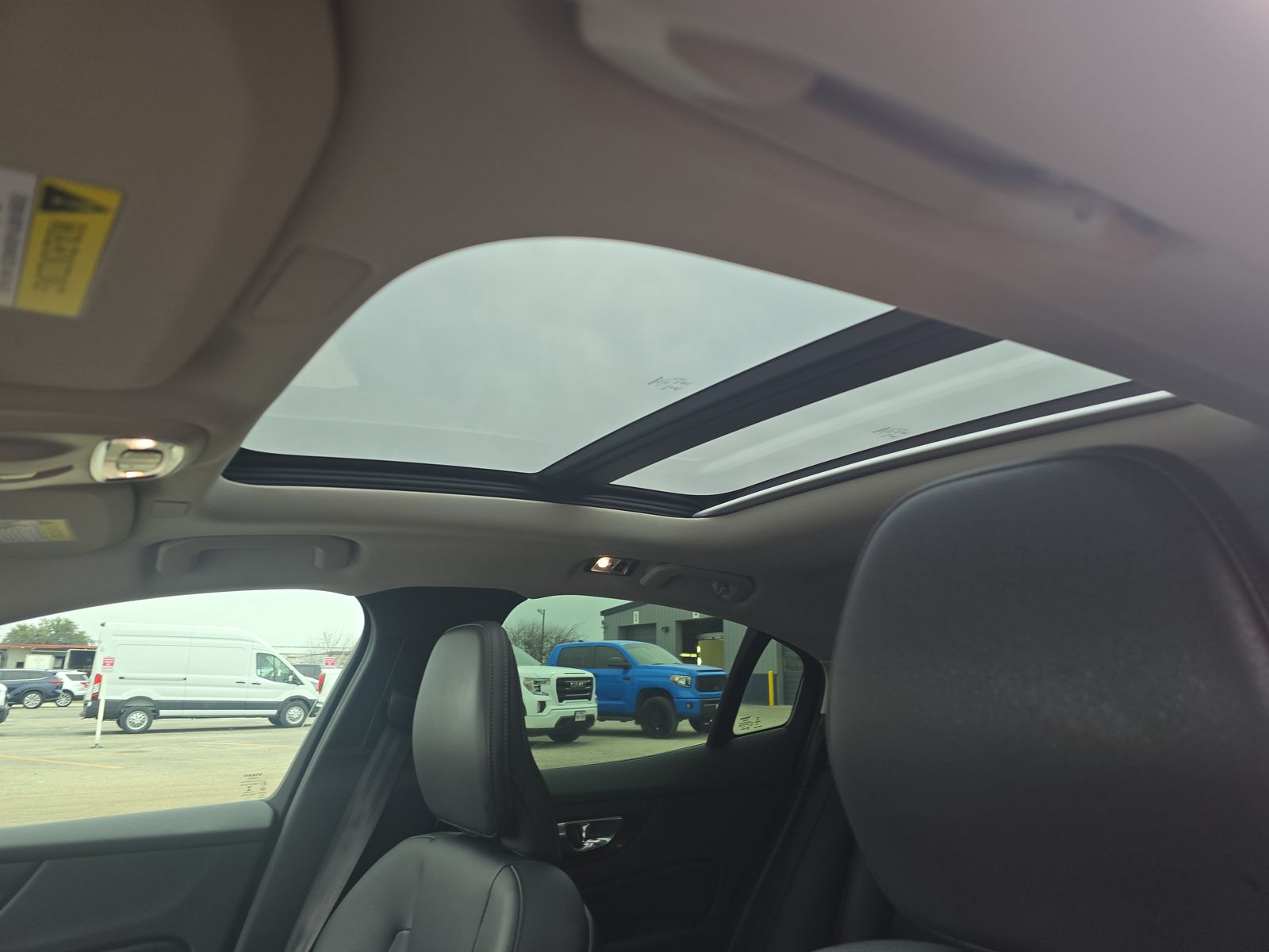 2022 Volvo S60 Recharge T8 R-Design Expression AWD