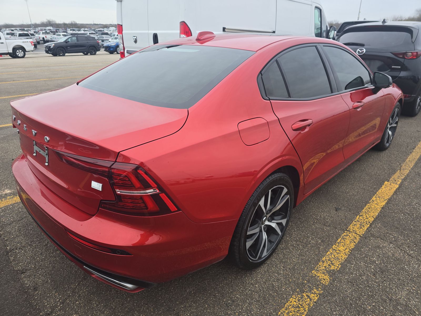 2022 Volvo S60 Recharge T8 R-Design Expression AWD