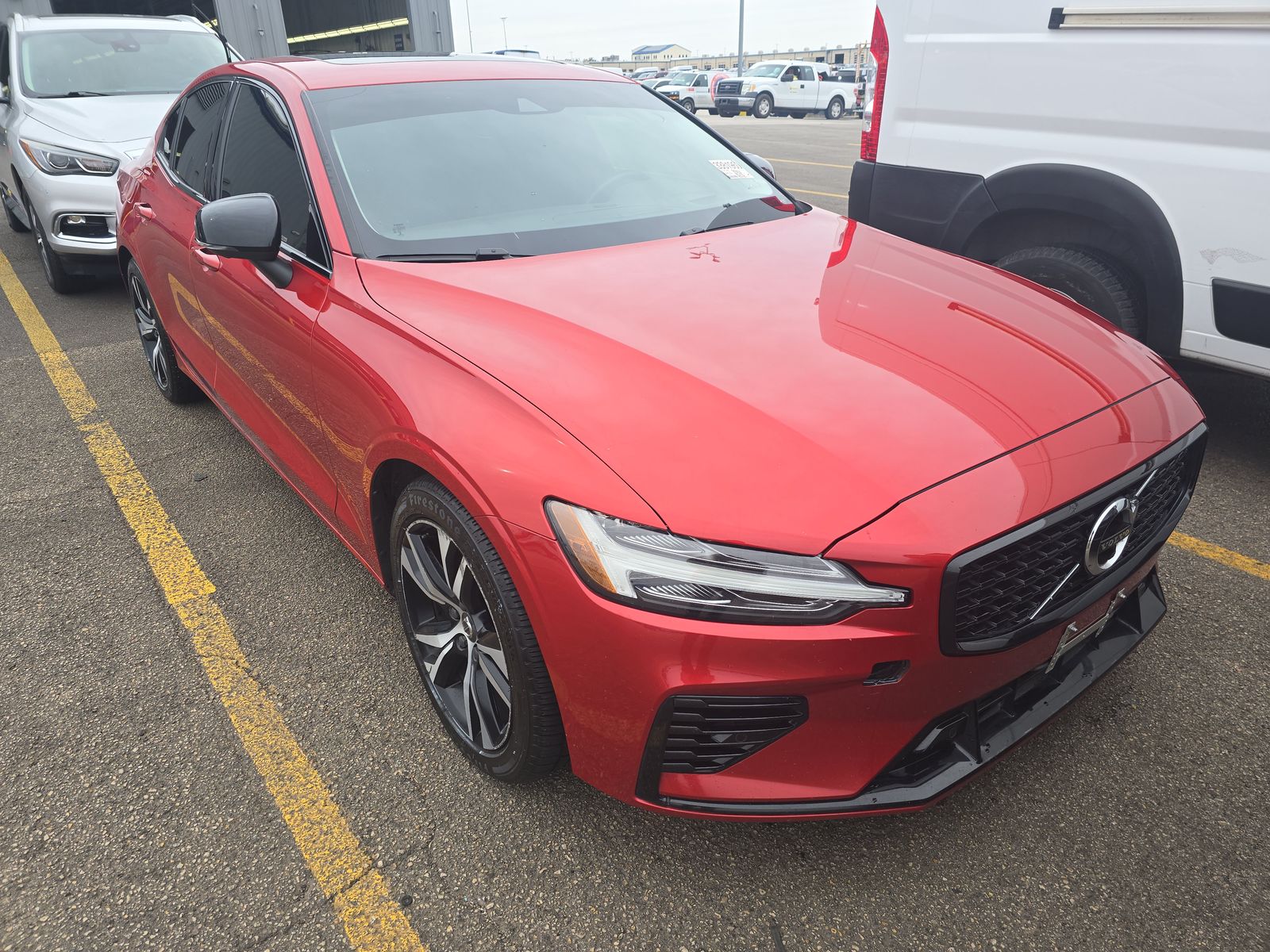 2022 Volvo S60 Recharge T8 R-Design Expression AWD