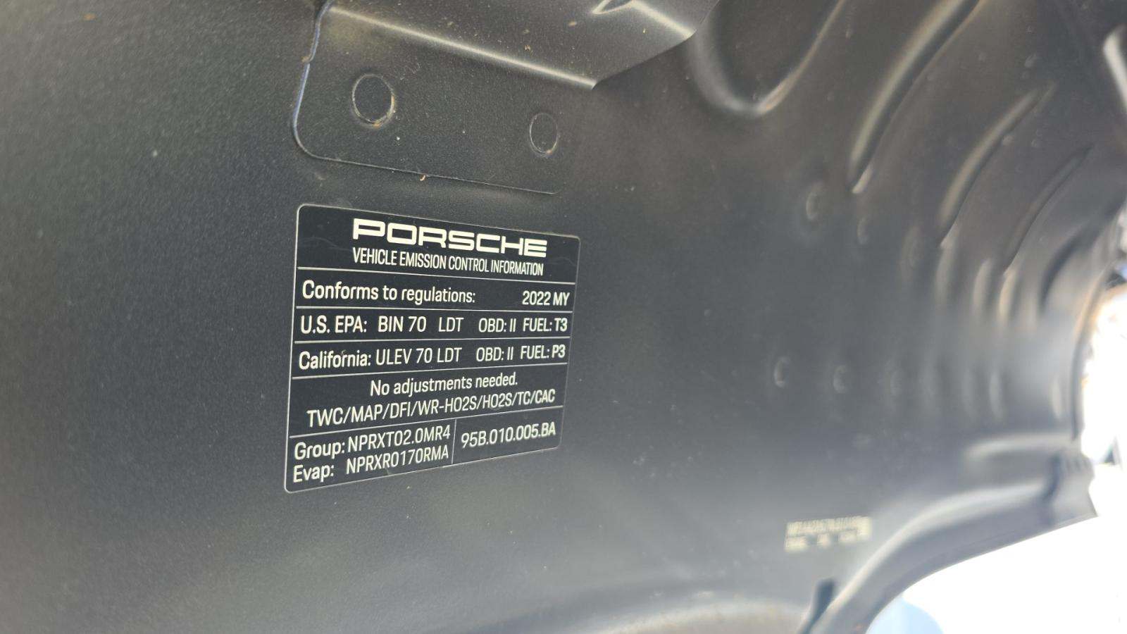 2022 Porsche Macan Base AWD