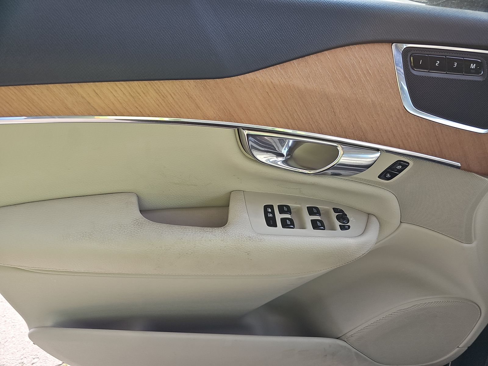 2021 Volvo XC90 T5 Momentum AWD