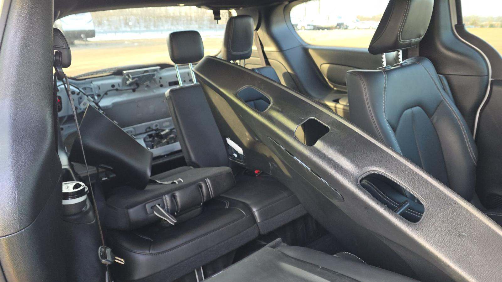 2025 Chrysler Pacifica Hybrid Select FWD