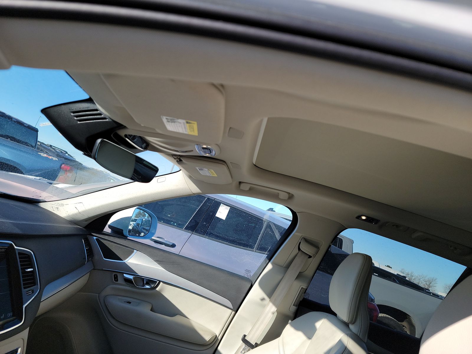 2022 Volvo XC90 T5 Momentum AWD