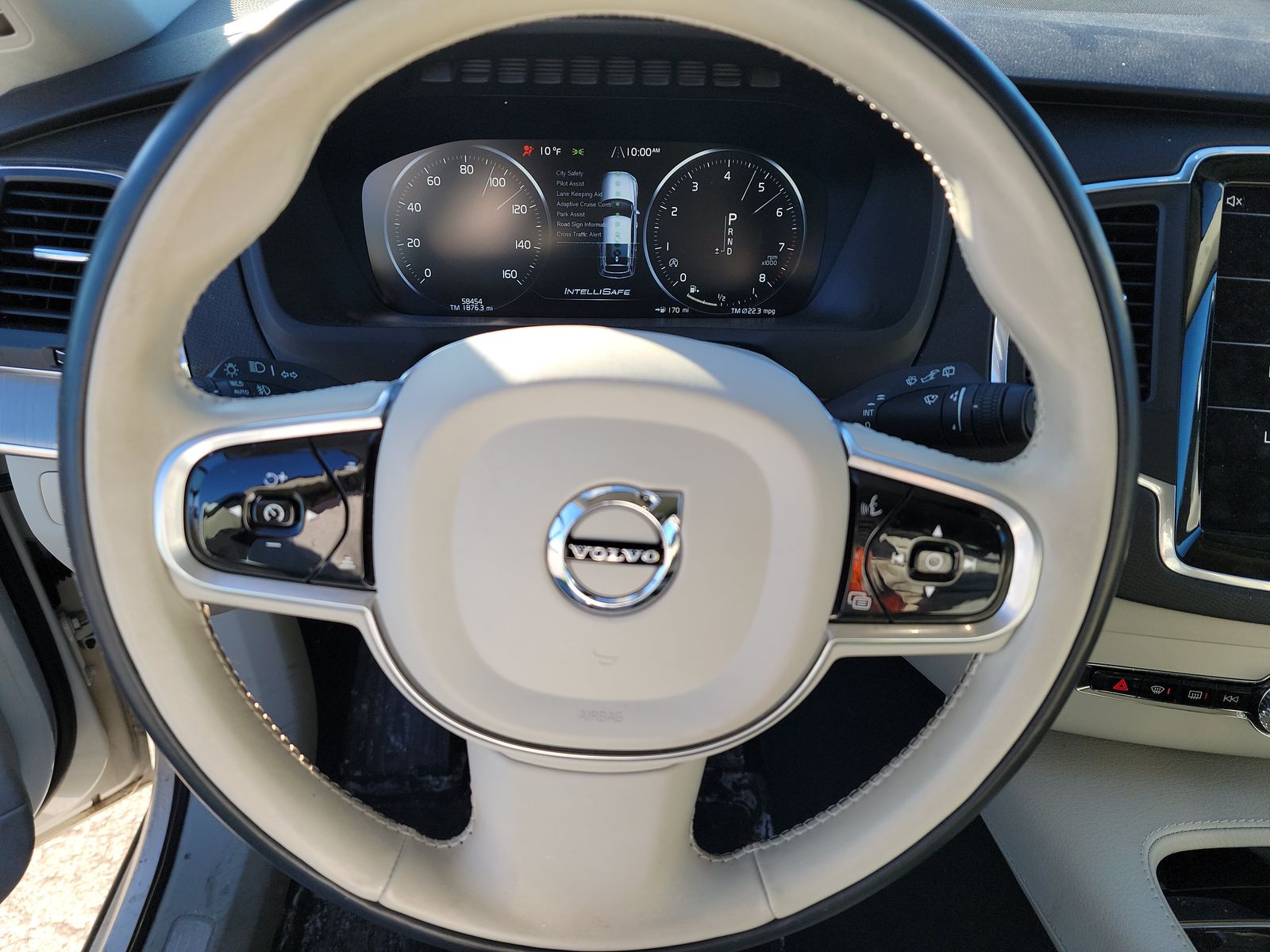 2022 Volvo XC90 T5 Momentum AWD