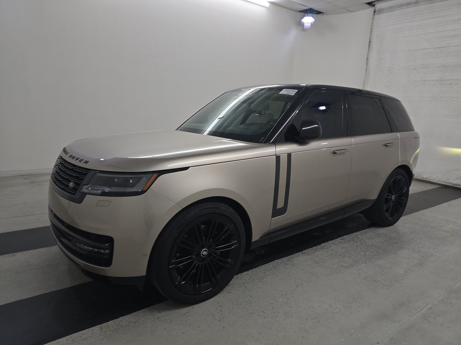 2025 Land Rover Range Rover SE AWD