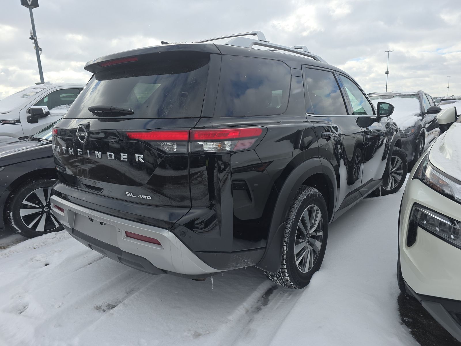 2023 Nissan Pathfinder SL AWD