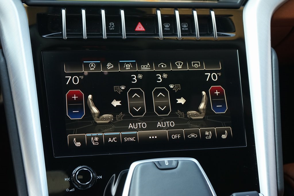 2019 Lamborghini Urus Base AWD