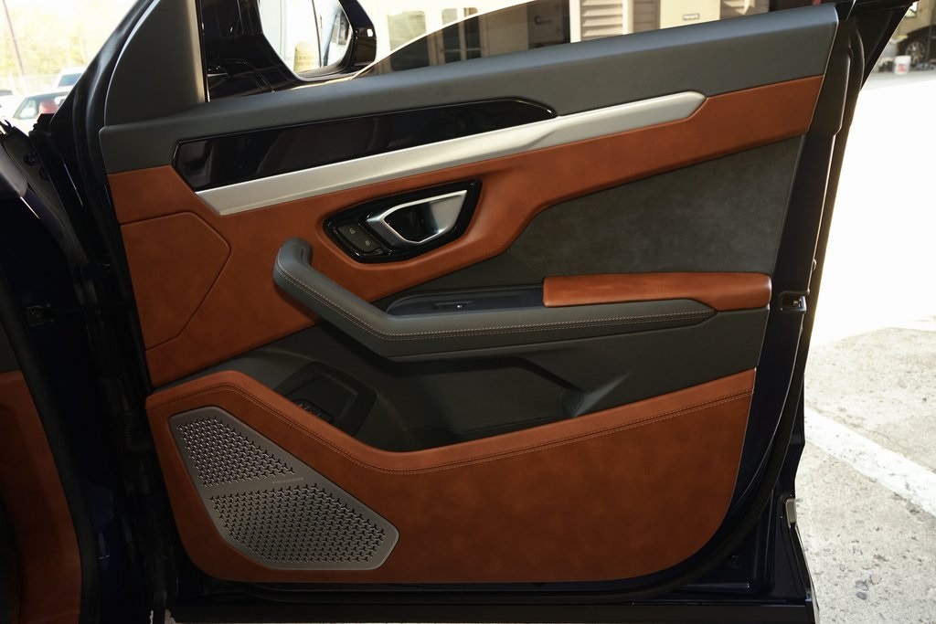 2019 Lamborghini Urus Base AWD