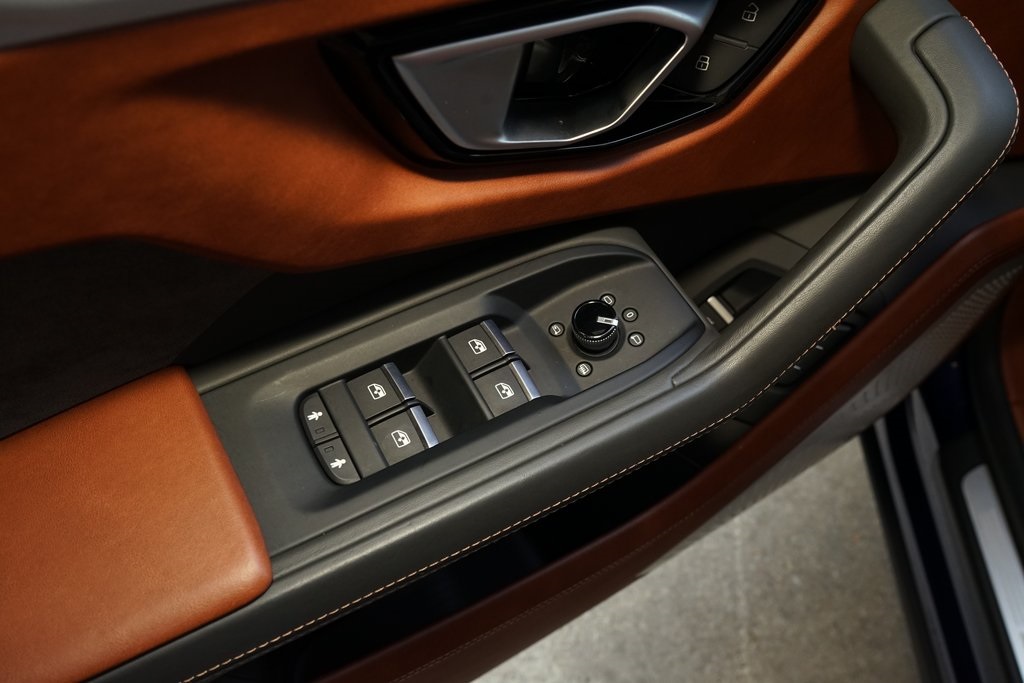 2019 Lamborghini Urus Base AWD