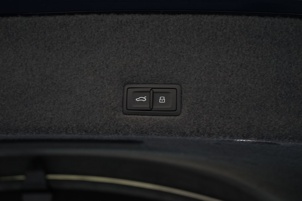 2019 Lamborghini Urus Base AWD