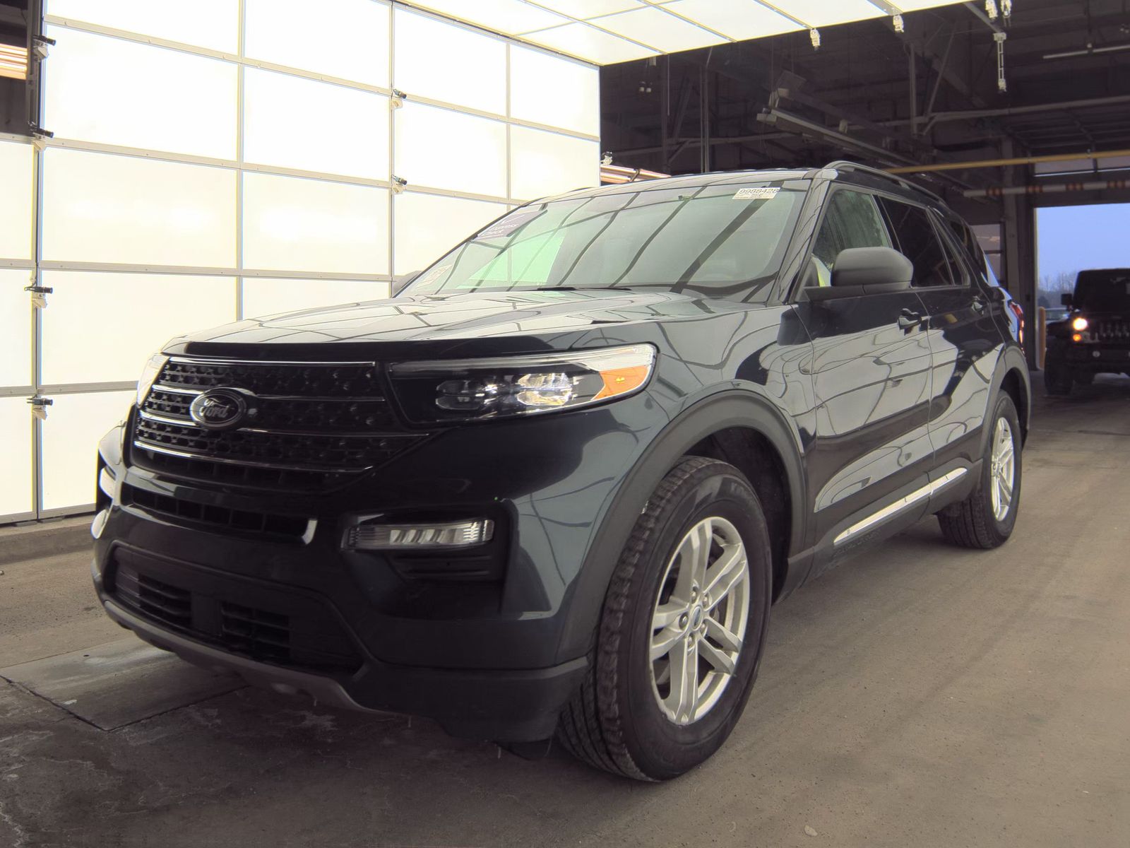 2023 Ford Explorer XLT AWD