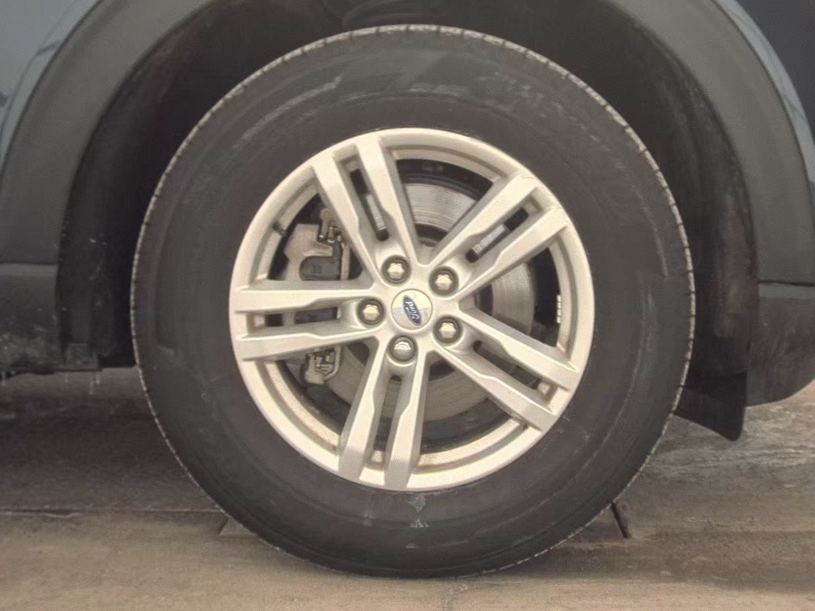 2023 Ford Explorer XLT AWD