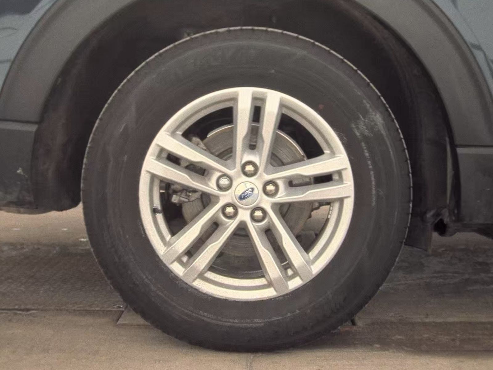 2023 Ford Explorer XLT AWD