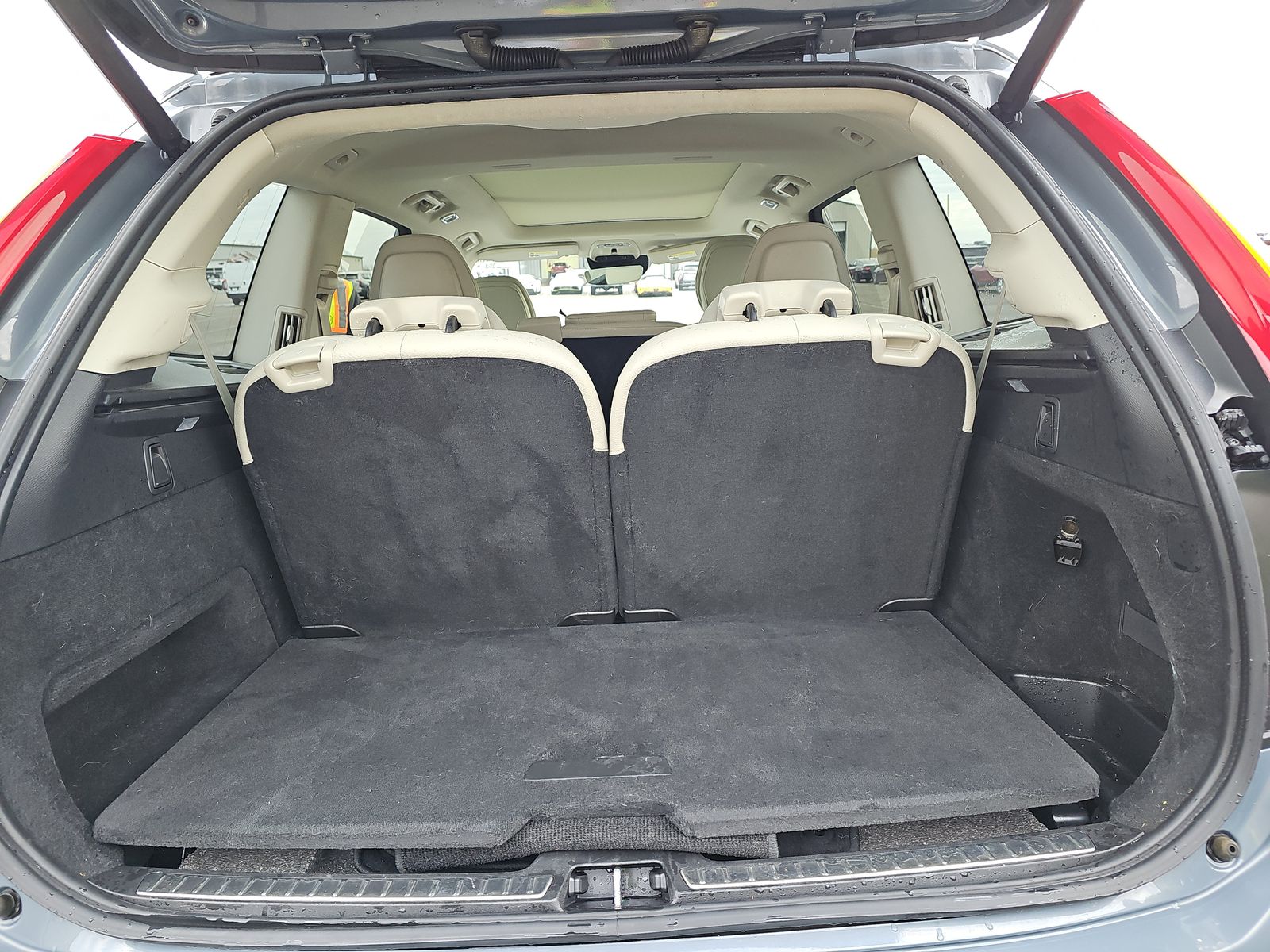 2022 Volvo XC90 T5 Momentum AWD