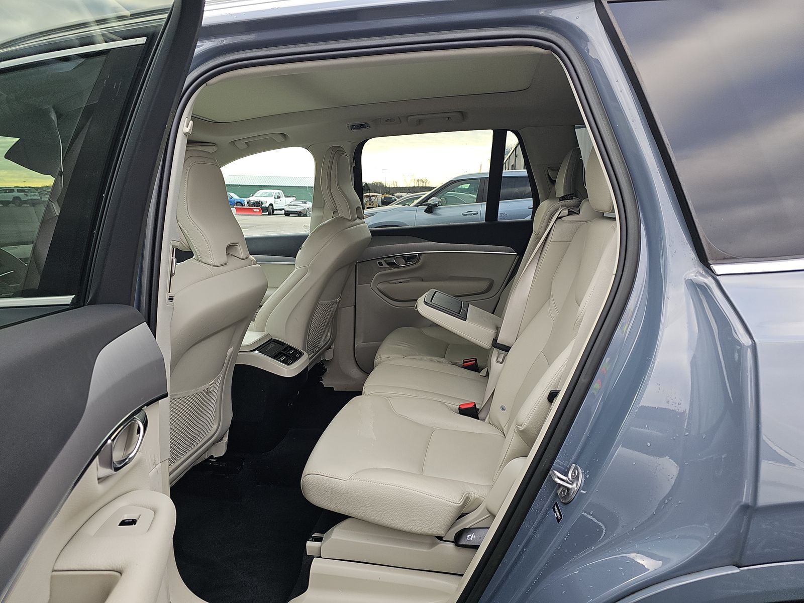 2022 Volvo XC90 T5 Momentum AWD