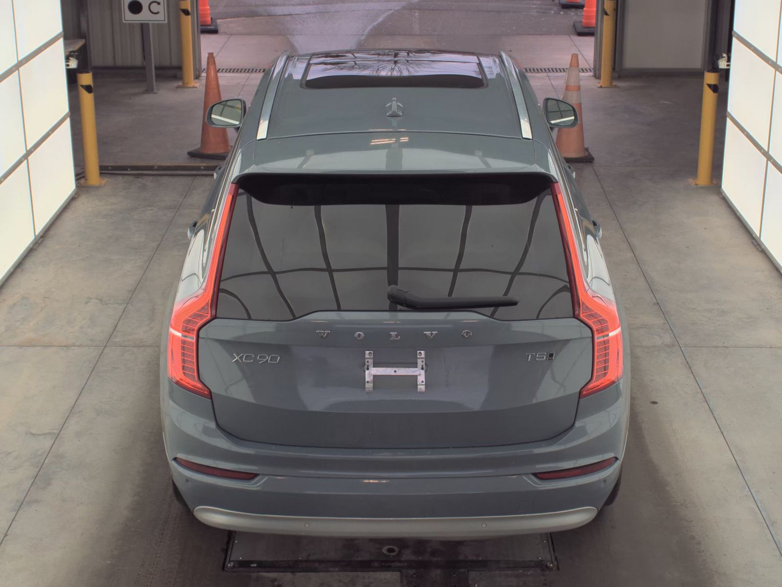 2022 Volvo XC90 T5 Momentum AWD