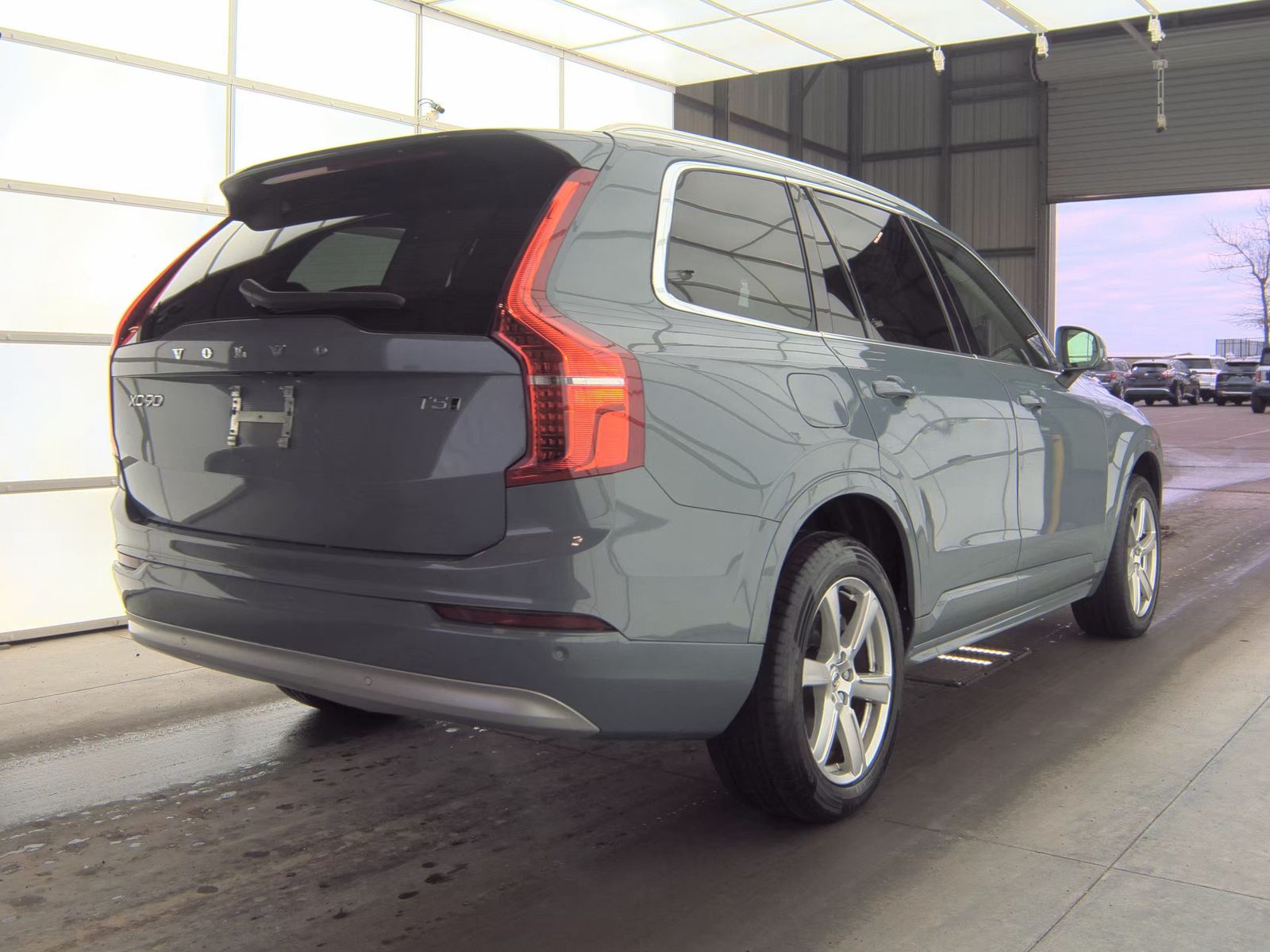 2022 Volvo XC90 T5 Momentum AWD