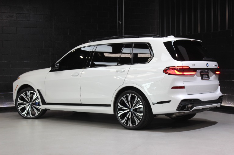 2024 BMW X7 M60i AWD