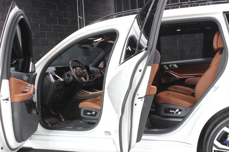 2024 BMW X7 M60i AWD