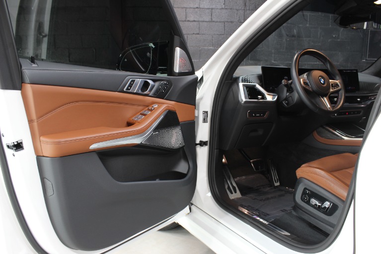 2024 BMW X7 M60i AWD