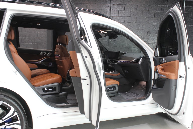 2024 BMW X7 M60i AWD