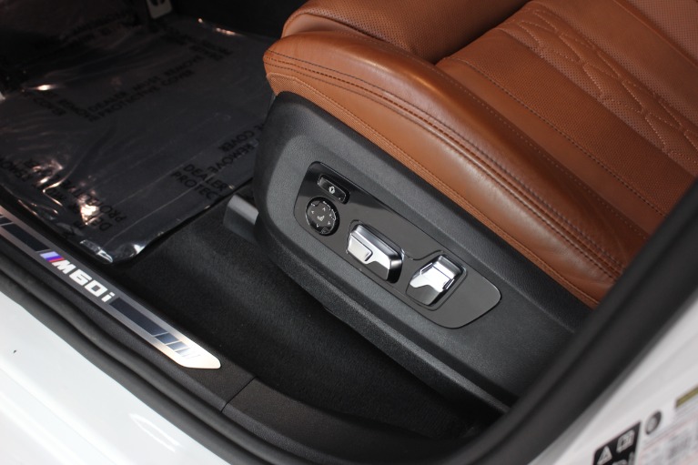 2024 BMW X7 M60i AWD