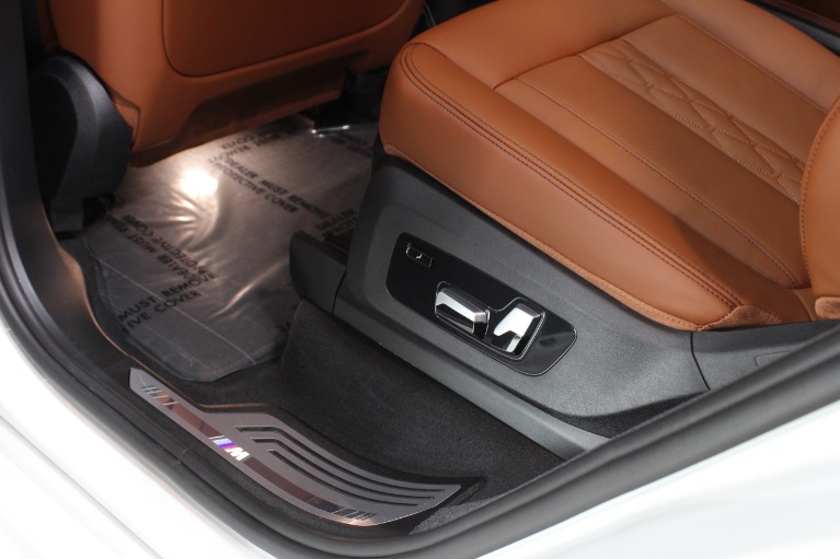 2024 BMW X7 M60i AWD