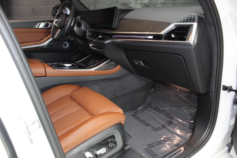 2024 BMW X7 M60i AWD