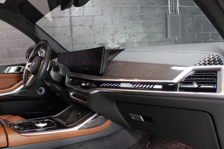 2024 BMW X7 M60i AWD