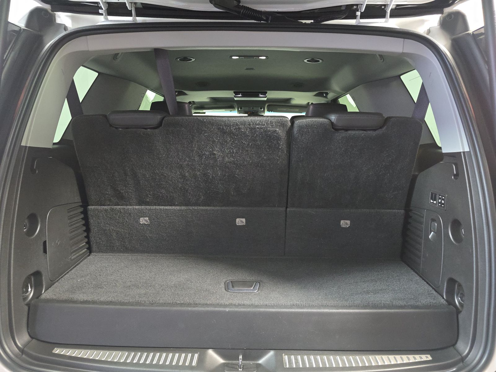 2016 Cadillac Escalade Luxury RWD