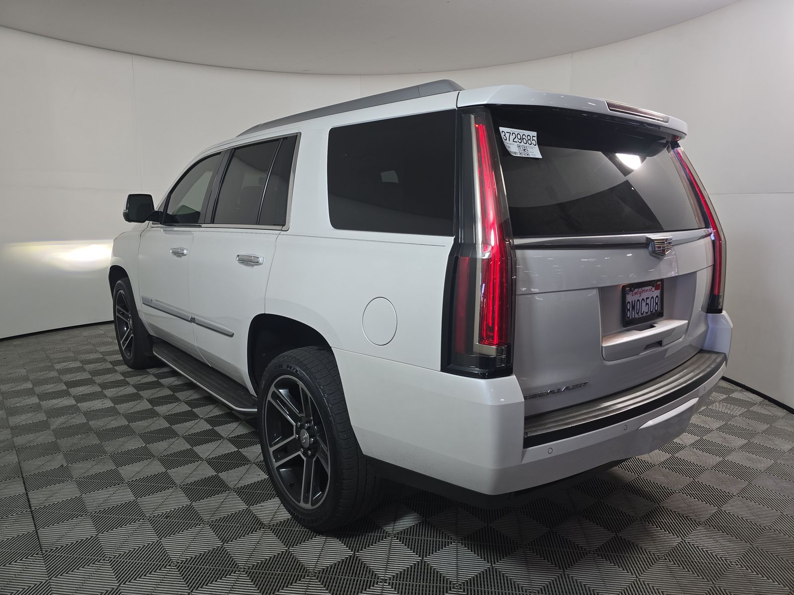 2016 Cadillac Escalade Luxury RWD