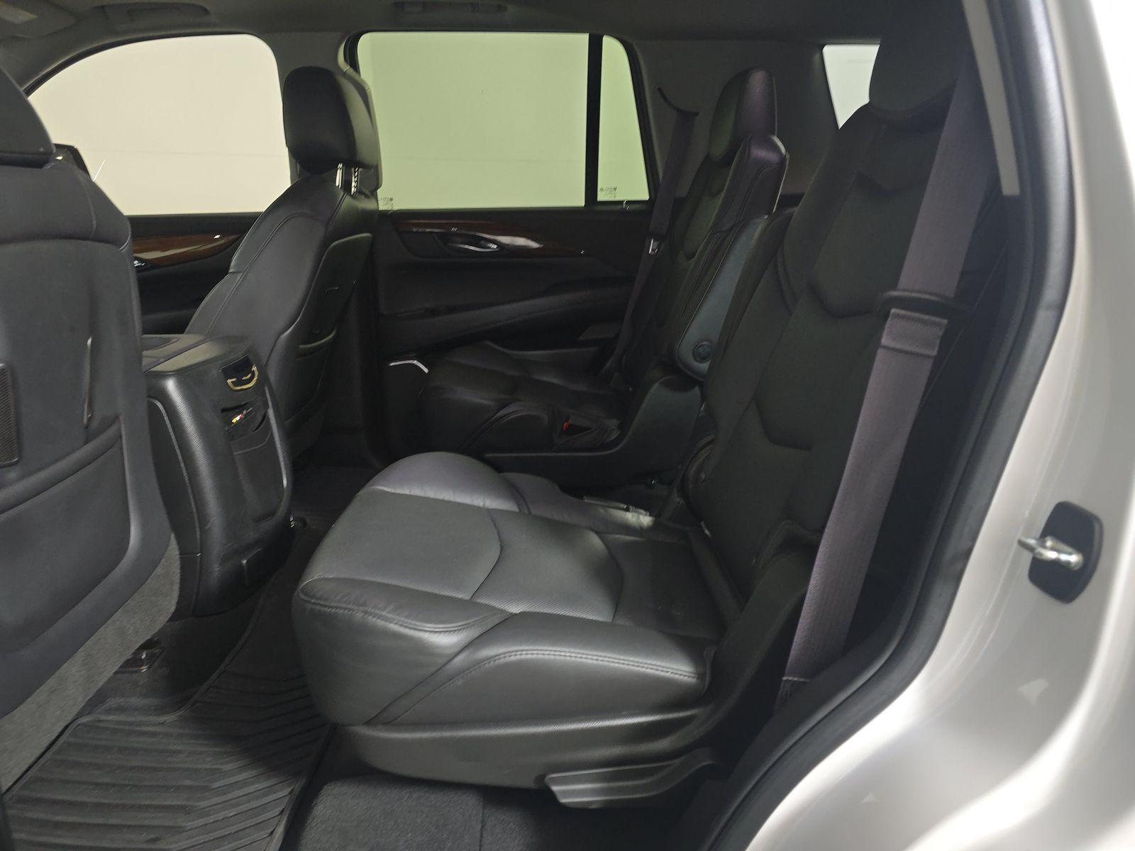 2016 Cadillac Escalade Luxury RWD