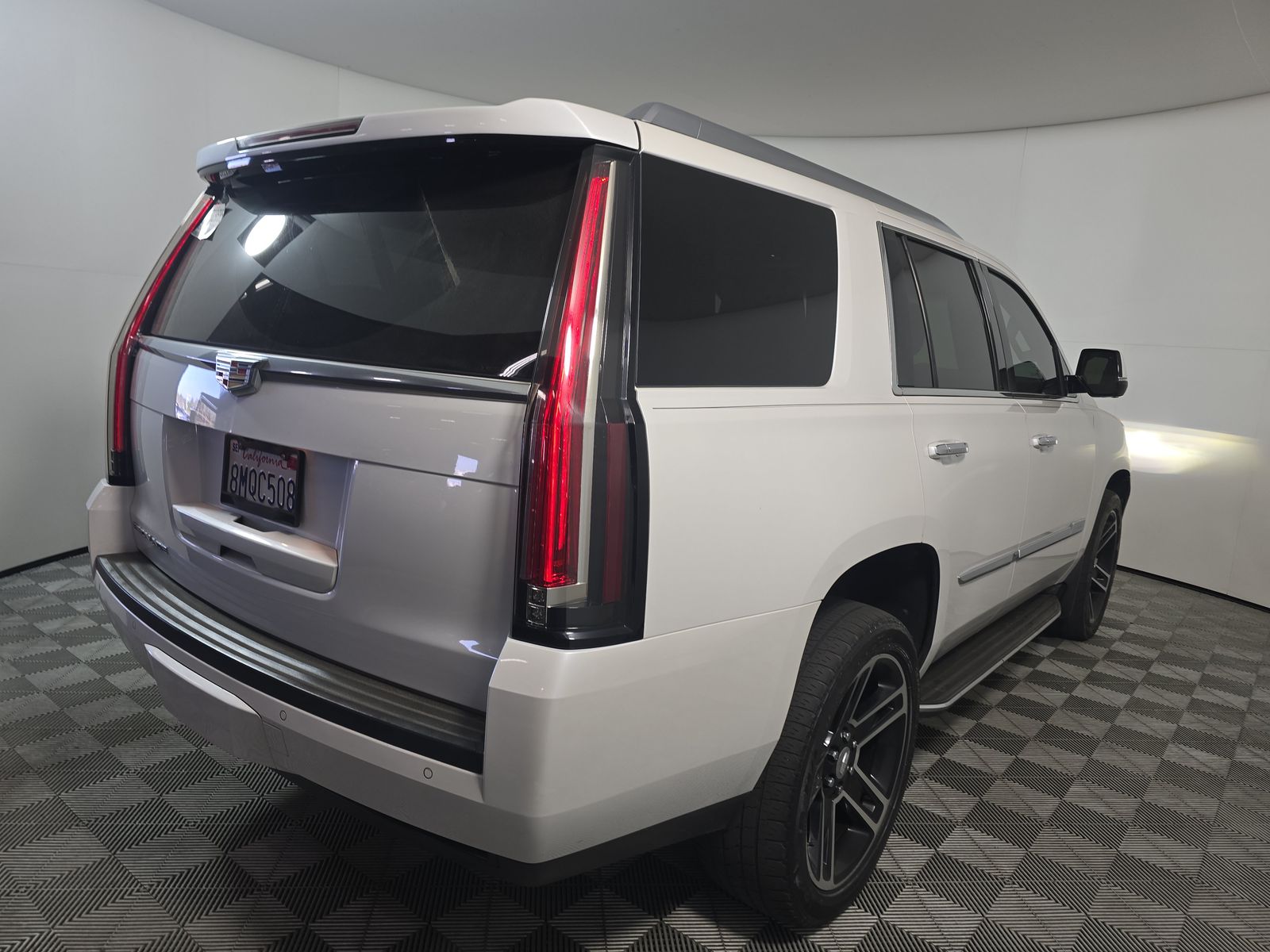 2016 Cadillac Escalade Luxury RWD