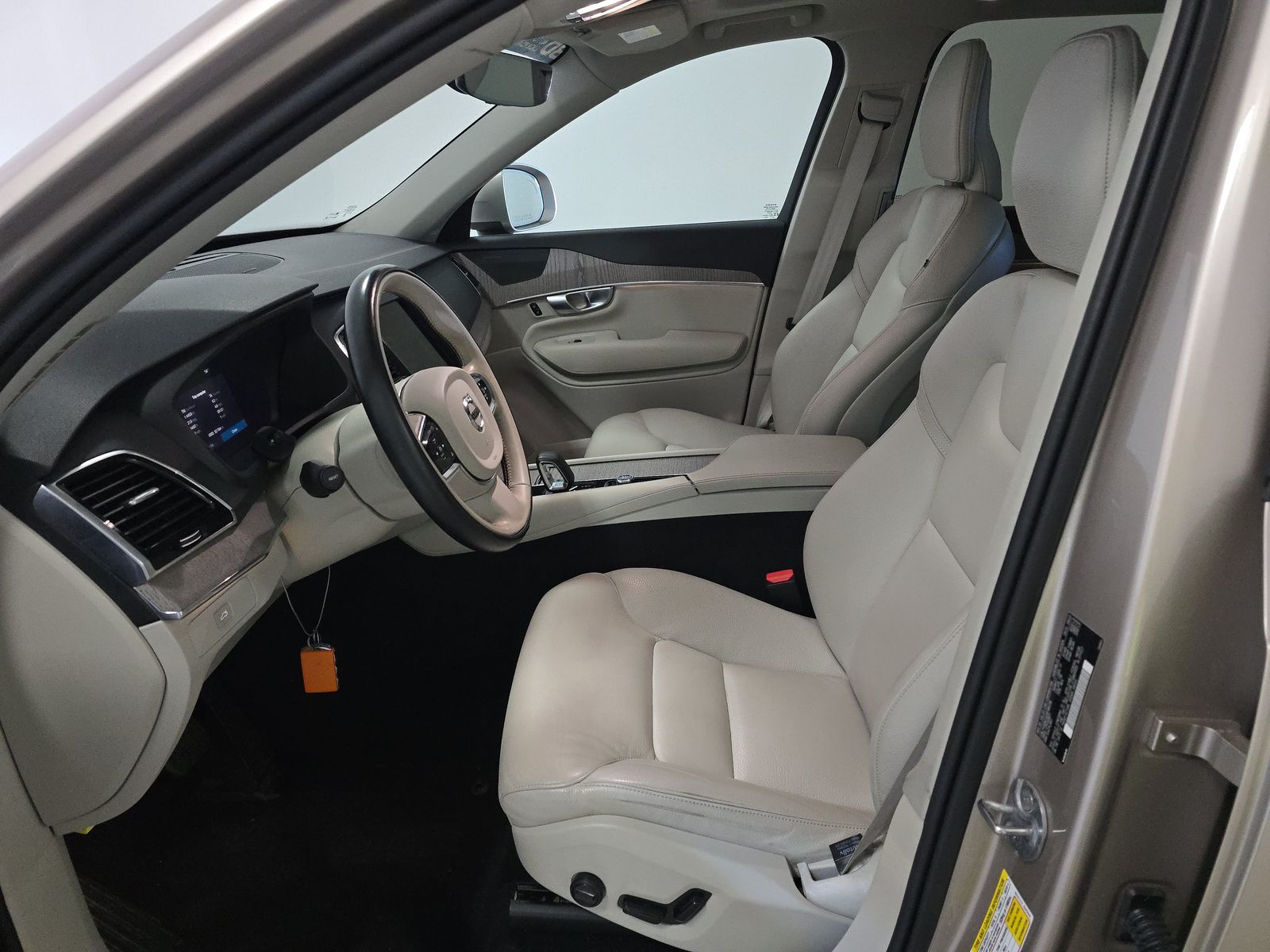 2024 Volvo XC90 B6 Plus AWD