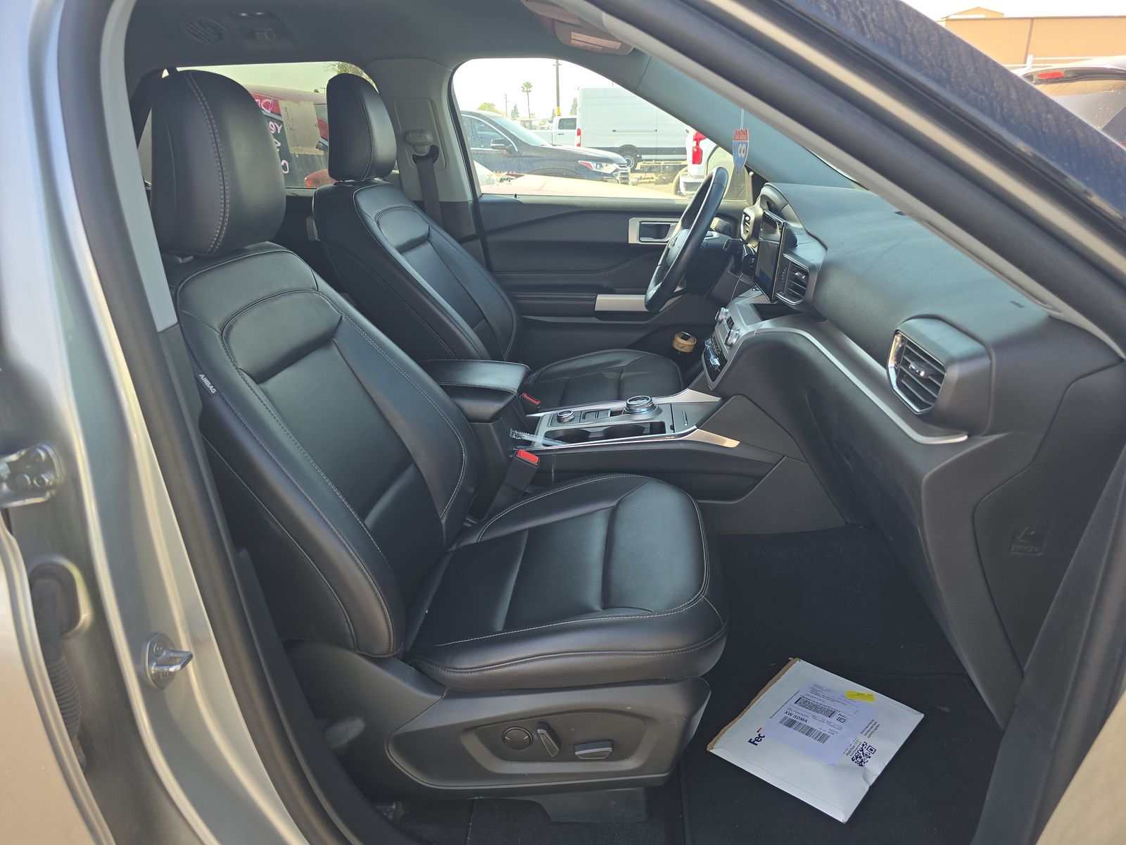 2023 Ford Explorer XLT AWD