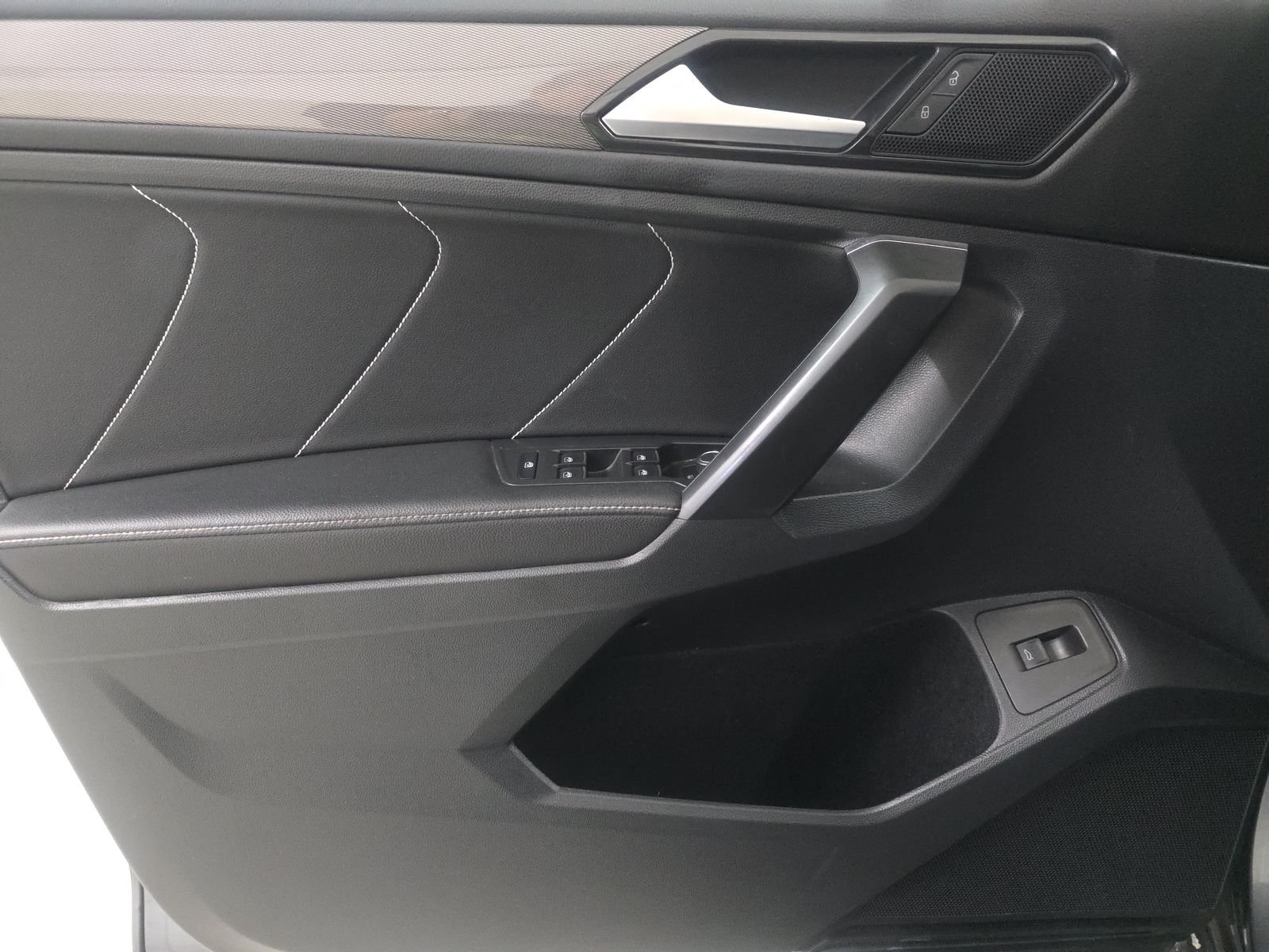 2022 Volkswagen Tiguan 2.0T SE FWD