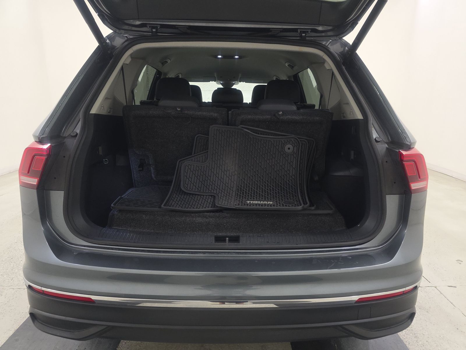 2022 Volkswagen Tiguan 2.0T SE FWD