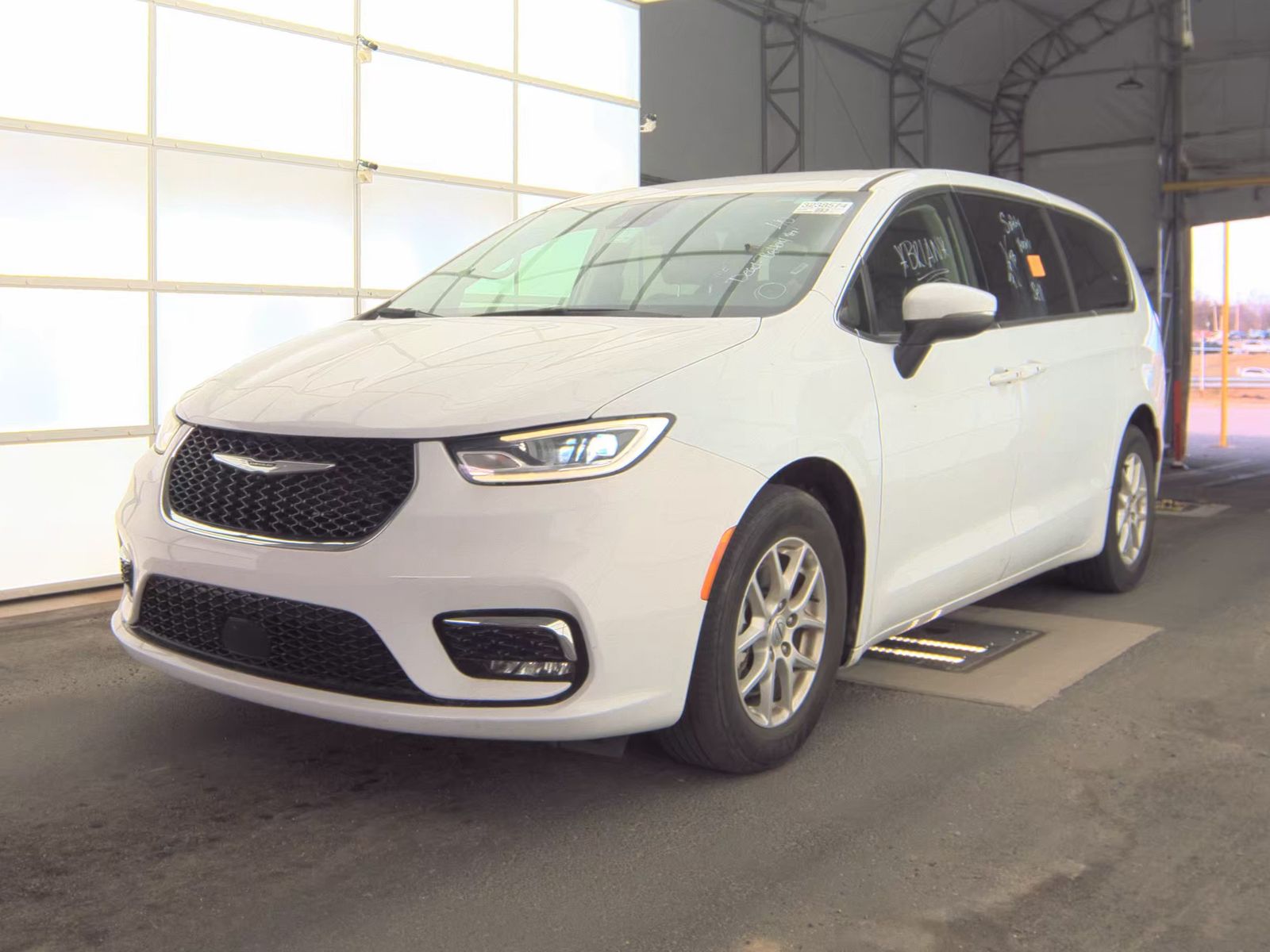 2023 Chrysler Pacifica Touring L FWD