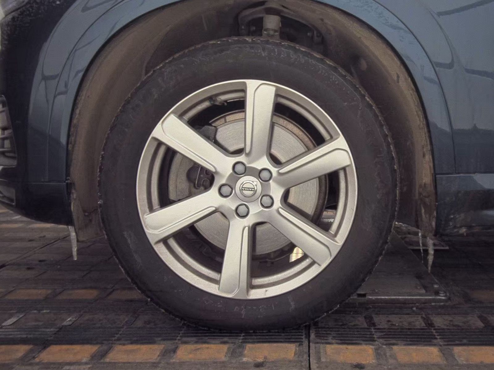 2022 Volvo XC90 T6 Momentum AWD