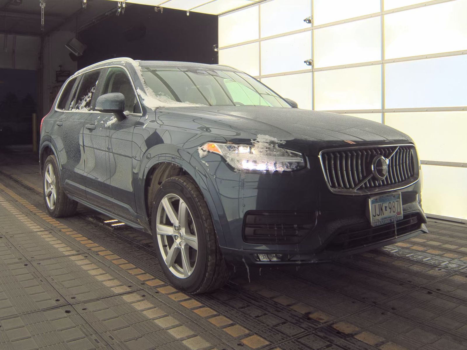 2022 Volvo XC90 T6 Momentum AWD