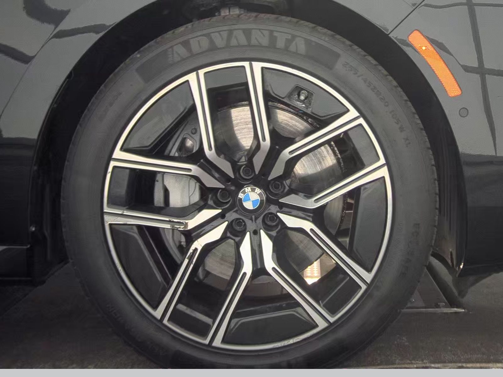 2025 BMW 7 Series 740i RWD