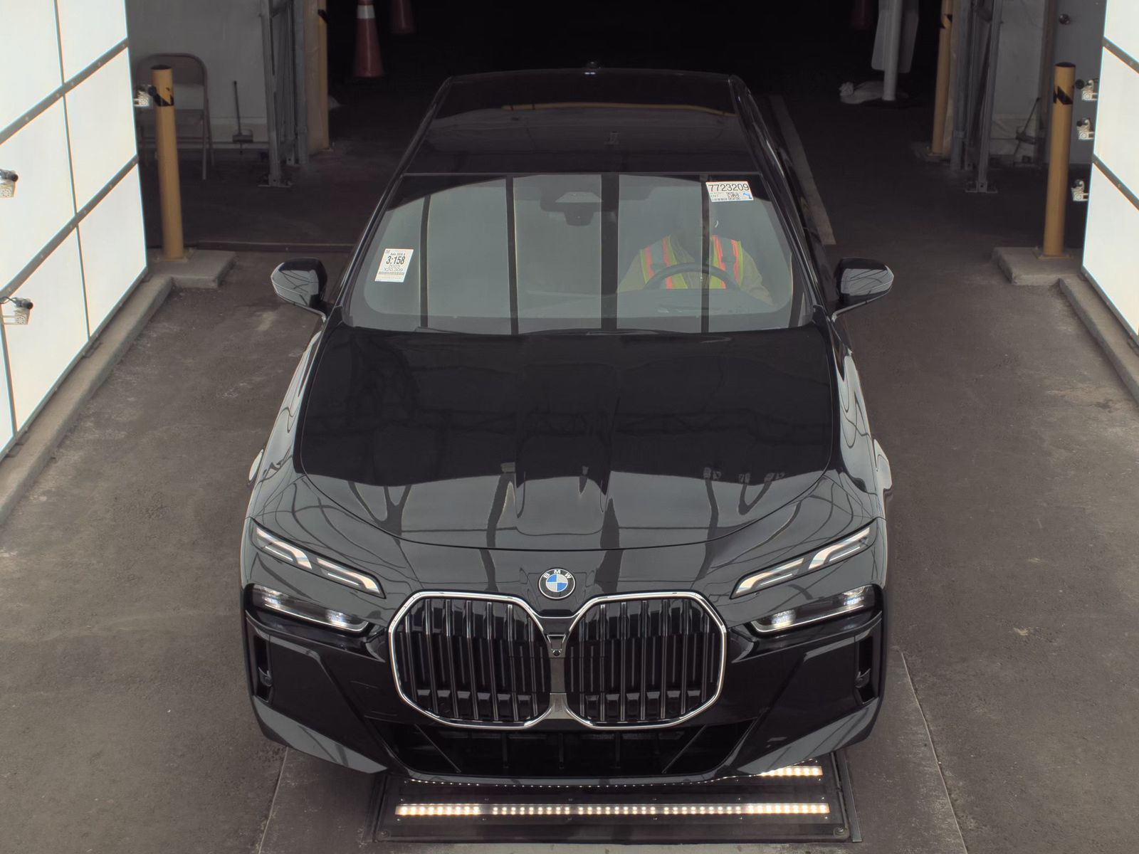 2025 BMW 7 Series 740i RWD