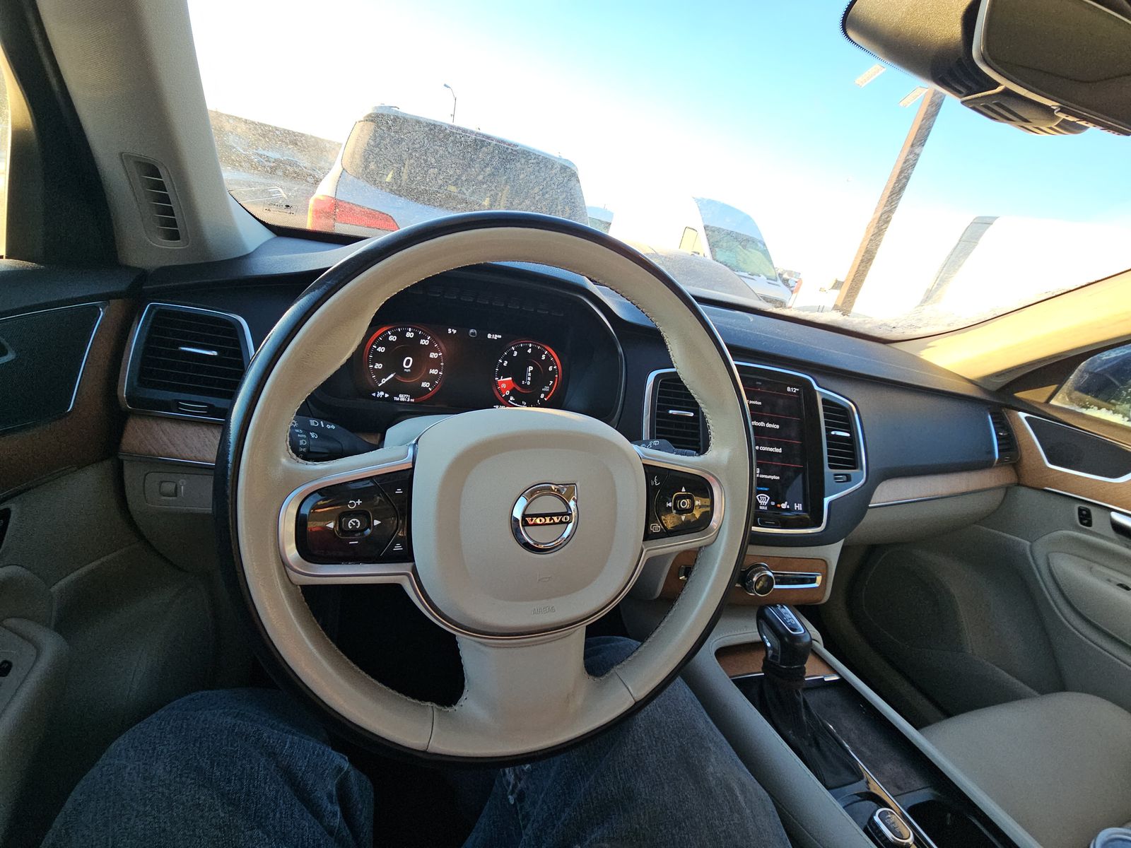 2022 Volvo XC90 T6 Momentum AWD