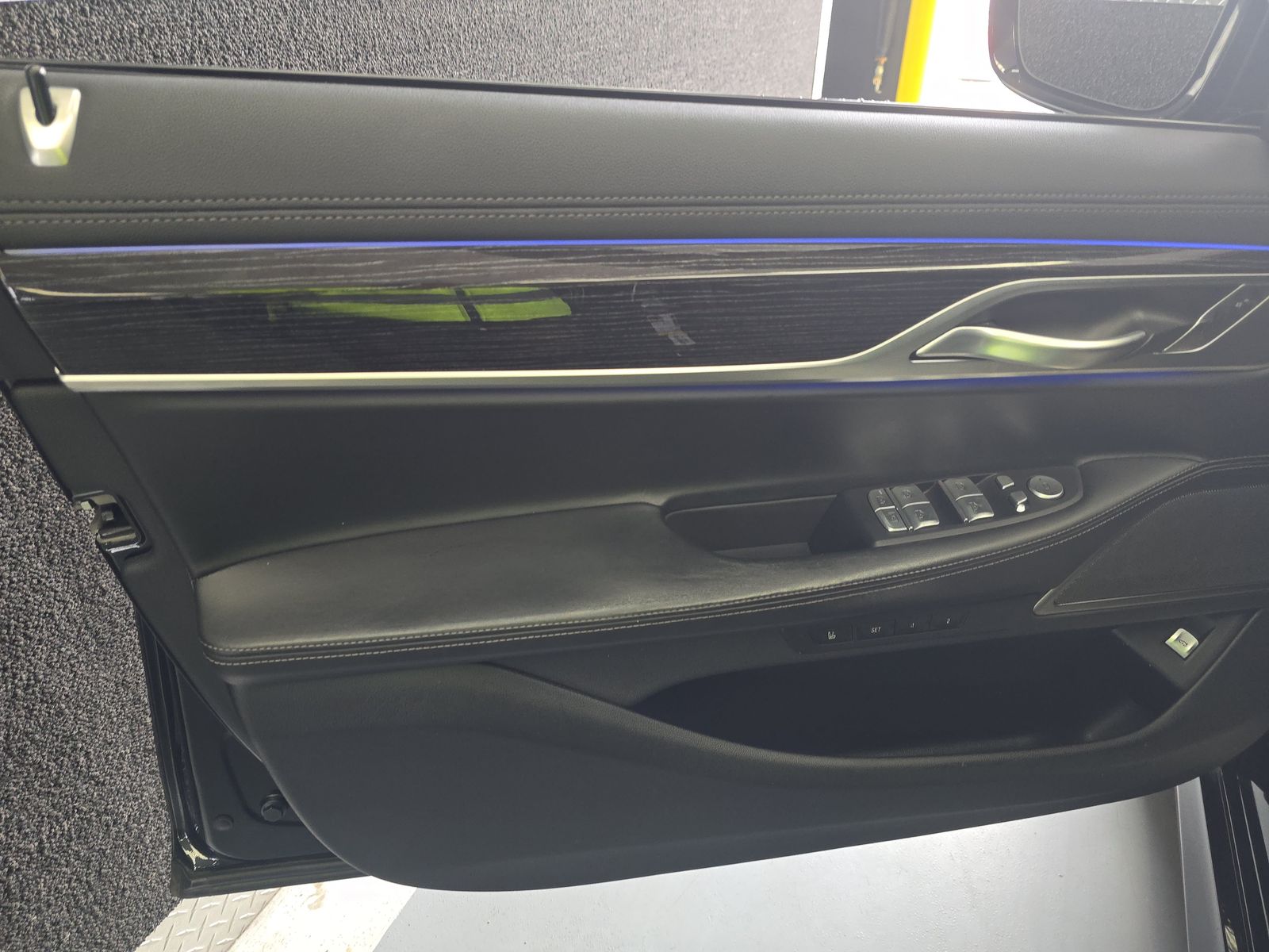 2022 BMW 7 Series 740i RWD