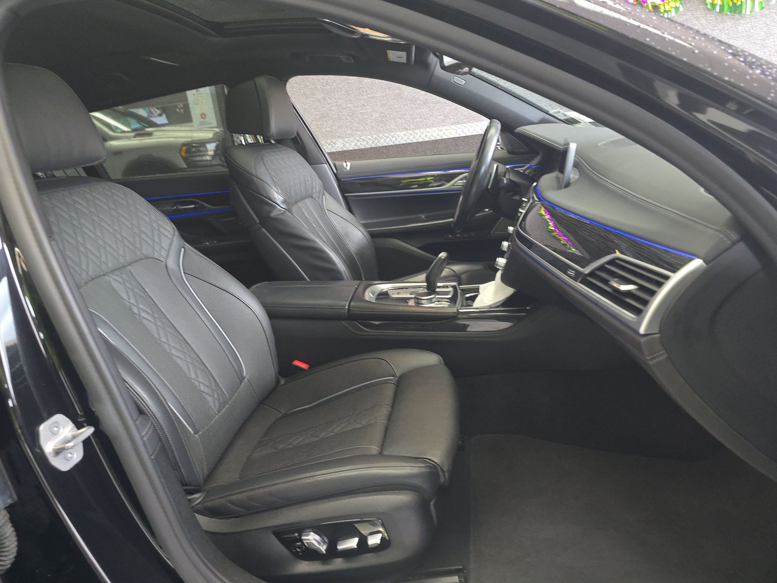 2022 BMW 7 Series 740i RWD