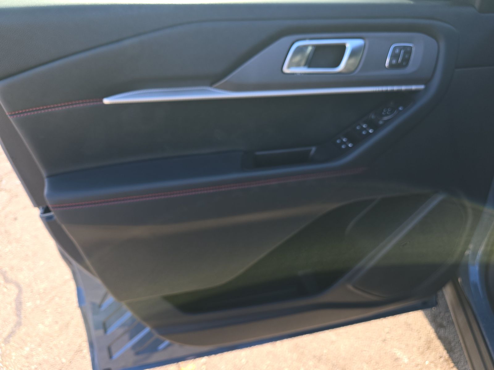 2025 Ford Explorer ST-Line RWD