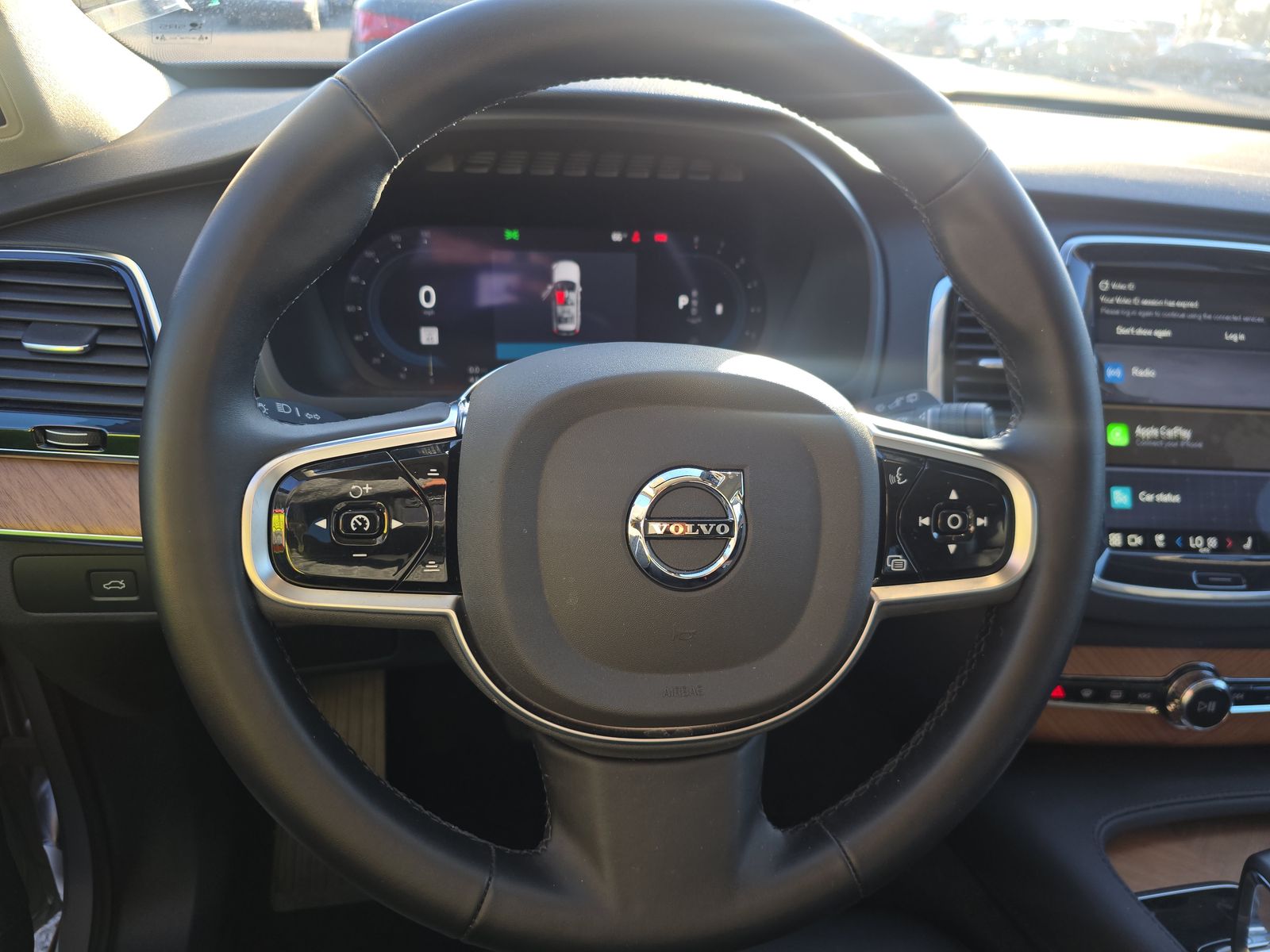 2025 Volvo XC90 B5 Plus AWD