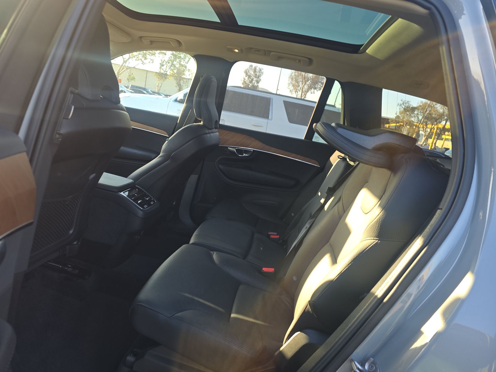 2025 Volvo XC90 B5 Plus AWD