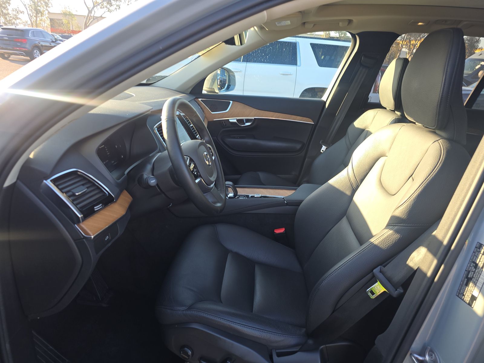 2025 Volvo XC90 B5 Plus AWD