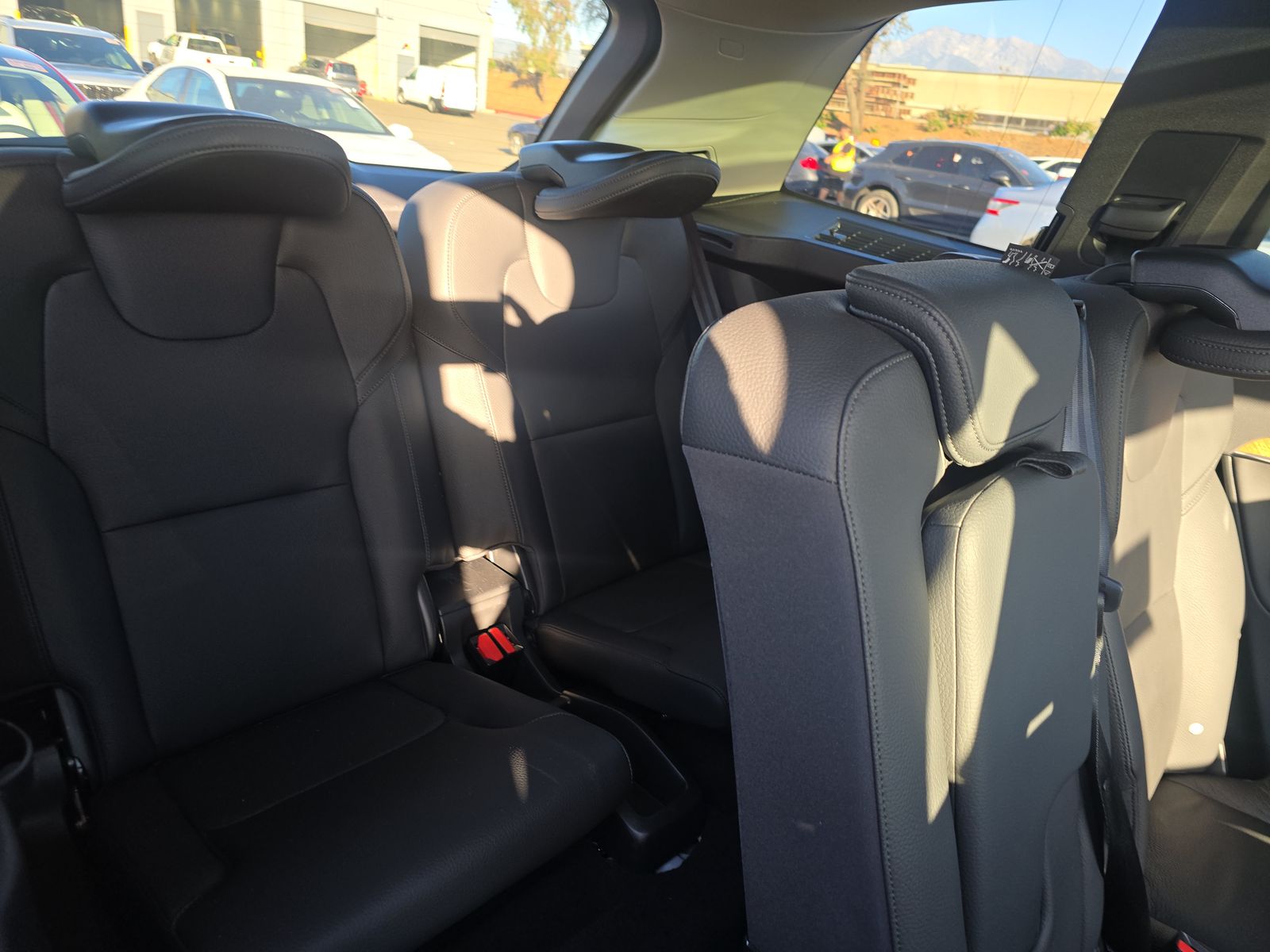 2025 Volvo XC90 B5 Plus AWD